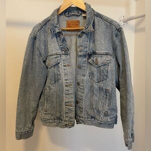Levis Boyfriend Medium Wash Denim Trucker Jacket